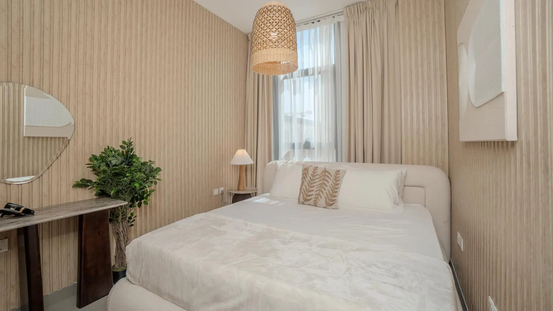 1Br Oak Luxury By Blue Cloud Holidays Sharjah Apartment